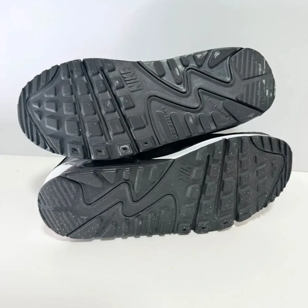 Nike Air Max 90 GS size 6.5 Y